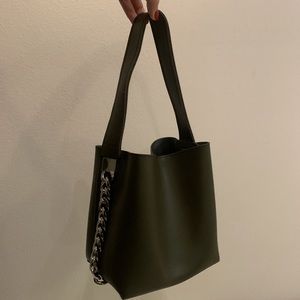 Bucket shoulder bag